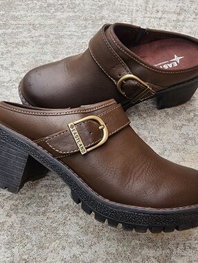 Eastland Brown Nola Slip-On Clog with Buckle Accent, Chunky Heel Sz 7